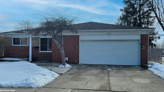 20900 Bayside Street, St Clair Shores, MI 48081