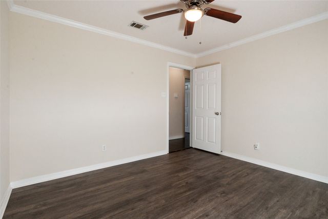 111 Fox Trail, Red Oak, TX 75154