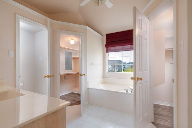 111 Fox Trail, Red Oak, TX 75154