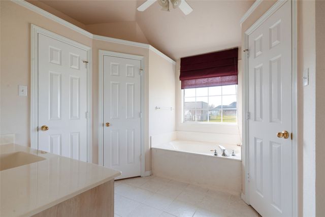 111 Fox Trail, Red Oak, TX 75154