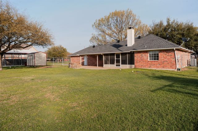 111 Fox Trail, Red Oak, TX 75154