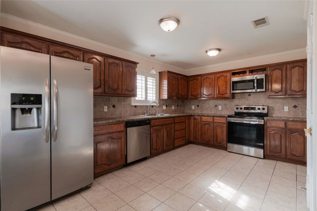 111 Fox Trail, Red Oak, TX 75154