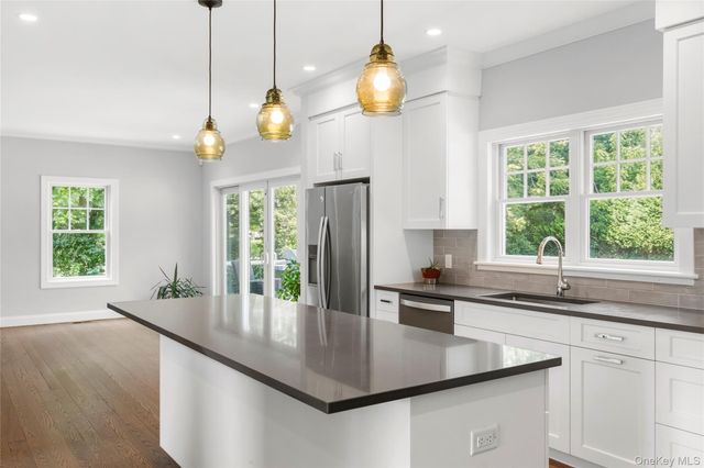 134 Montauk Highway, Westhampton, NY 11977