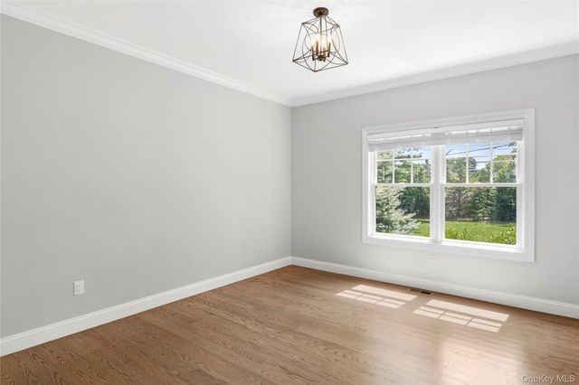 134 Montauk Highway, Westhampton, NY 11977