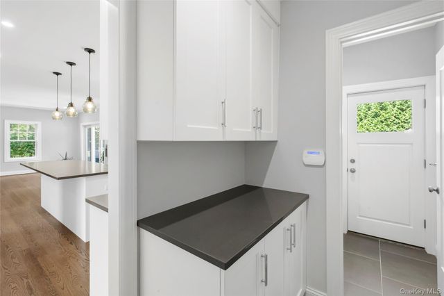 134 Montauk Highway, Westhampton, NY 11977