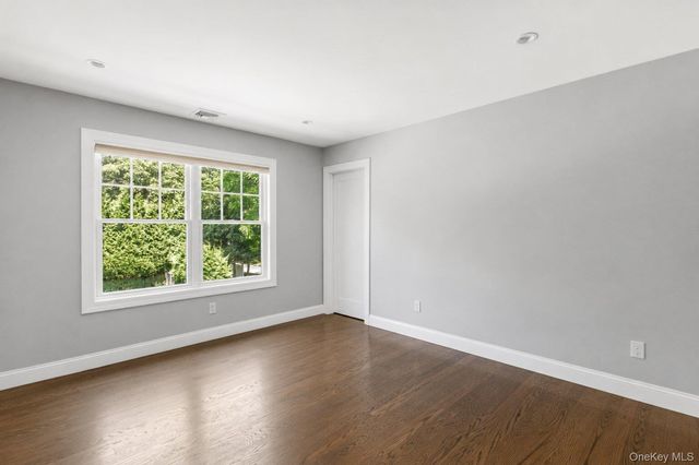 134 Montauk Highway, Westhampton, NY 11977