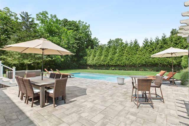 134 Montauk Highway, Westhampton, NY 11977