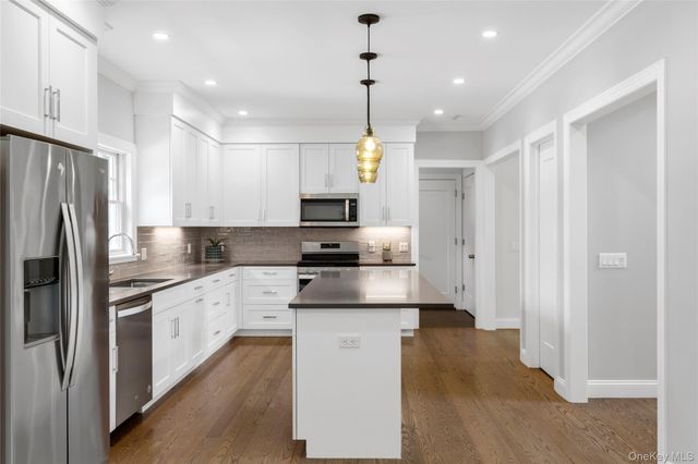 134 Montauk Highway, Westhampton, NY 11977