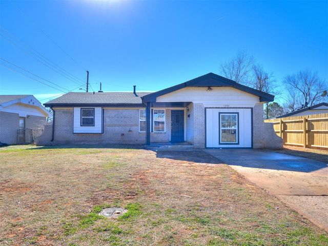 1304 Locust Drive, Midwest City, OK 73110