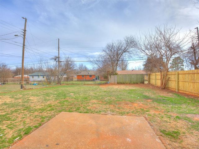 1304 Locust Drive, Midwest City, OK 73110