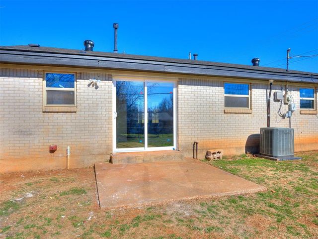 1304 Locust Drive, Midwest City, OK 73110