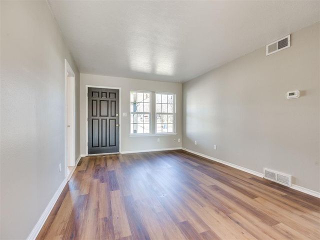 1304 Locust Drive, Midwest City, OK 73110