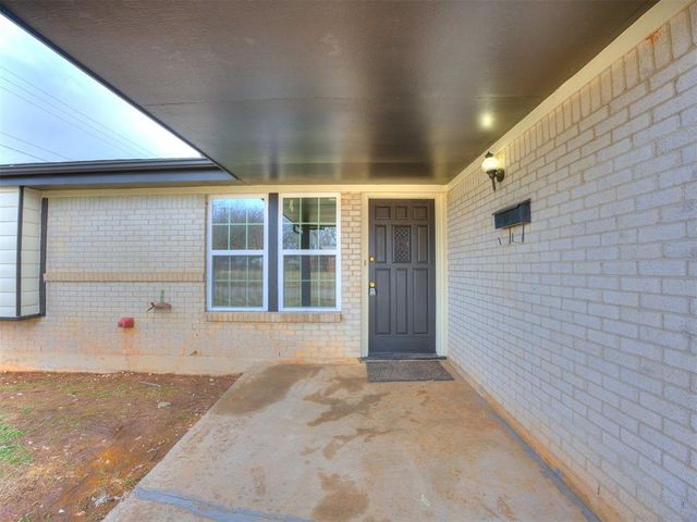 1304 Locust Drive, Midwest City, OK 73110