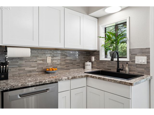 9633 N PORTSMOUTH Ave, Portland, OR 97203