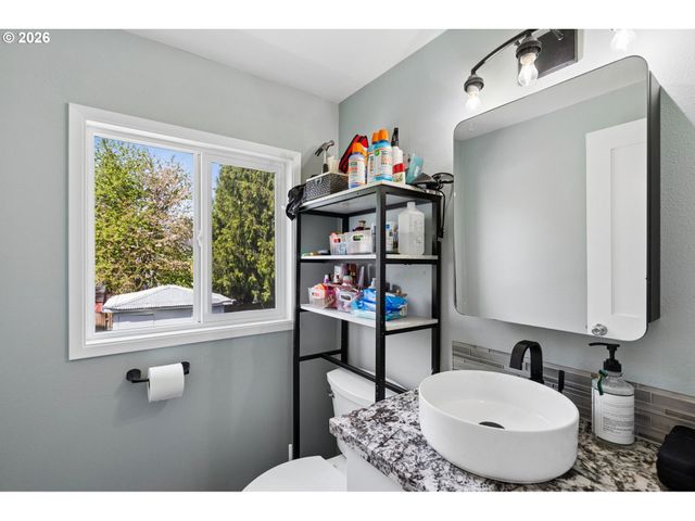 9633 N PORTSMOUTH Ave, Portland, OR 97203