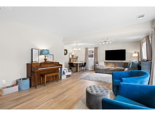 9633 N PORTSMOUTH Ave, Portland, OR 97203