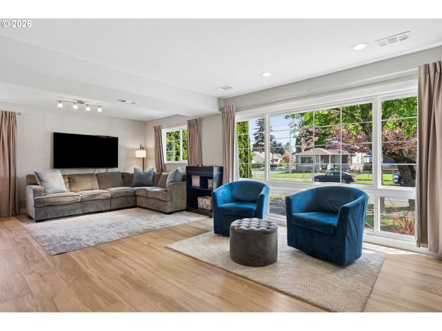 9633 N PORTSMOUTH Ave, Portland, OR 97203