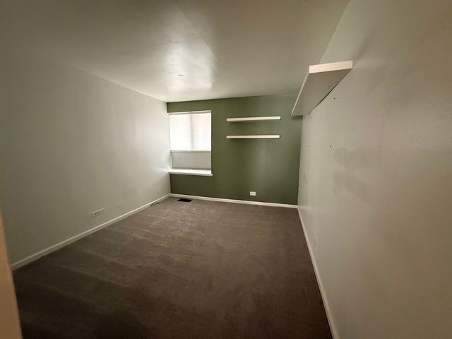 5880 Forest View Road A, Lisle, IL 60532