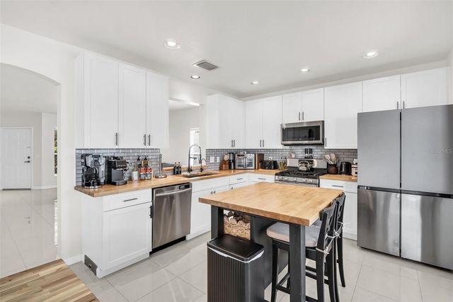 13028 TERRACE SPRINGS DRIVE, Temple Terrace, FL 33637