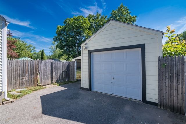 73 Catalpa Ter, Springfield, MA 01119