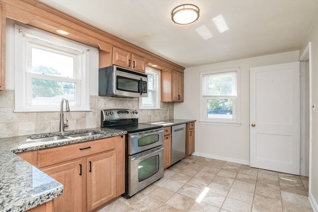 73 Catalpa Ter, Springfield, MA 01119