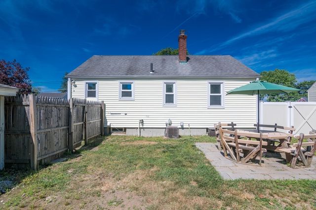 73 Catalpa Ter, Springfield, MA 01119