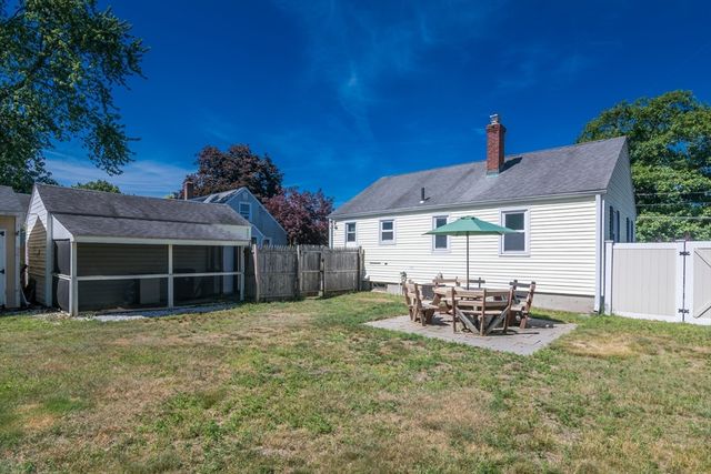 73 Catalpa Ter, Springfield, MA 01119