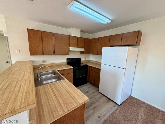 2704 Aarondavid Drive A, Las Vegas, NV 89121