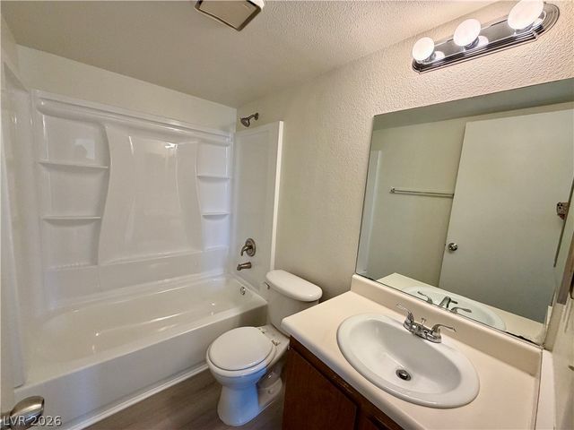 2704 Aarondavid Drive A, Las Vegas, NV 89121
