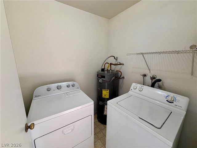 2704 Aarondavid Drive A, Las Vegas, NV 89121