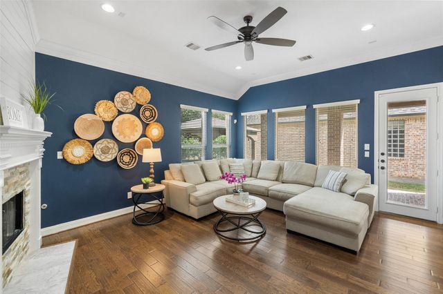 34 Danby Place, The Woodlands, TX 77375
