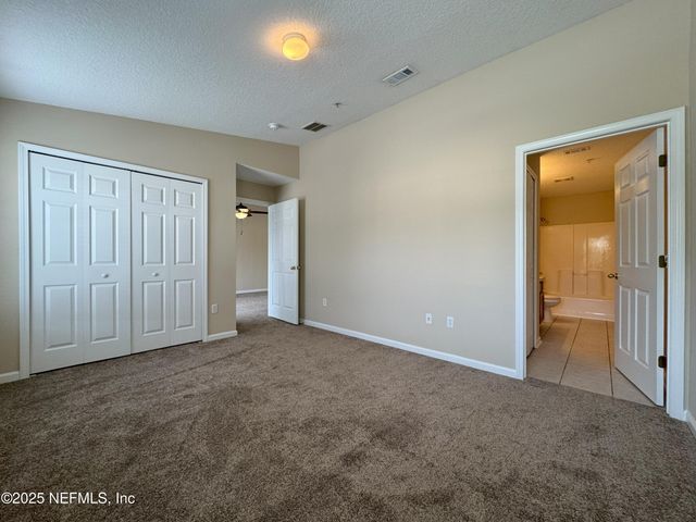 3680 KIRKPATRICK Circle 11, Jacksonville, FL 32210