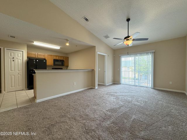 3680 KIRKPATRICK Circle 11, Jacksonville, FL 32210