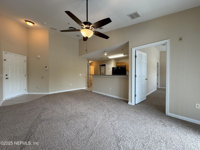 3680 KIRKPATRICK Circle 11, Jacksonville, FL 32210