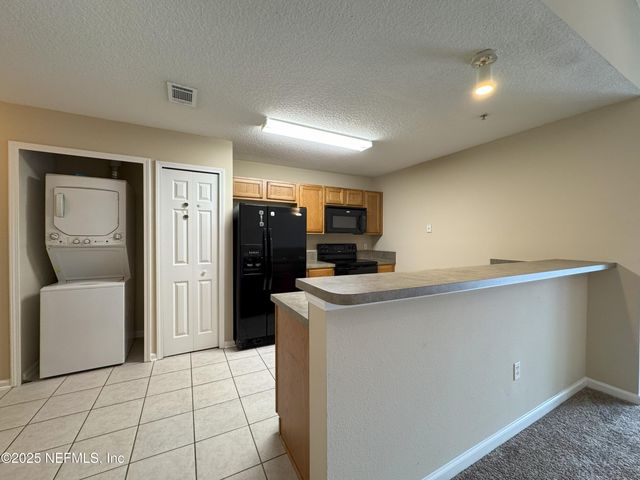 3680 KIRKPATRICK Circle 11, Jacksonville, FL 32210