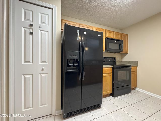3680 KIRKPATRICK Circle 11, Jacksonville, FL 32210