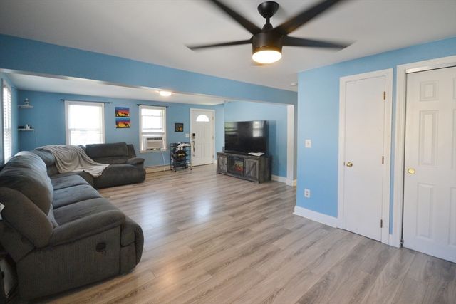 79 Lorchris St, Leominster, MA 01453