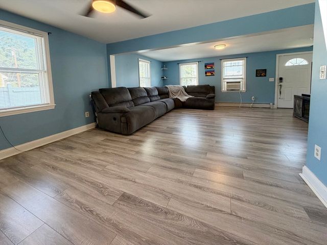 79 Lorchris St, Leominster, MA 01453