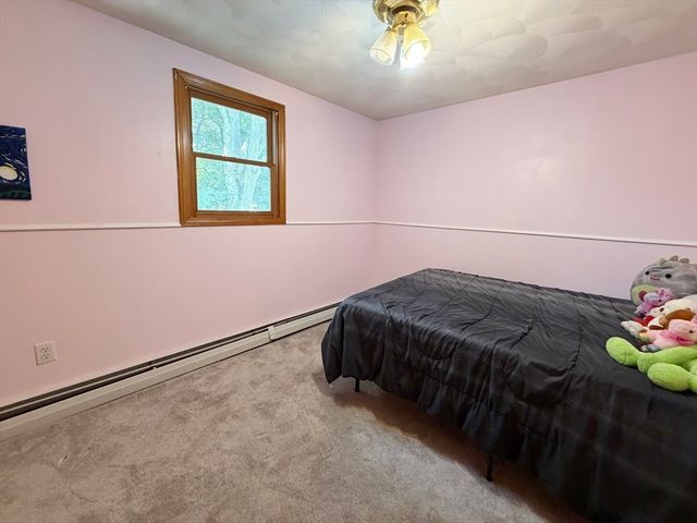 79 Lorchris St, Leominster, MA 01453
