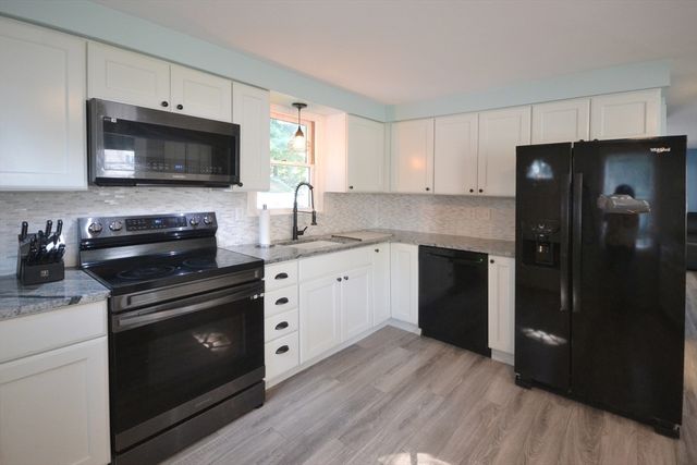 79 Lorchris St, Leominster, MA 01453