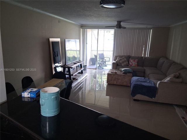 1750 NE 191st St 104-1, Miami, FL 33179