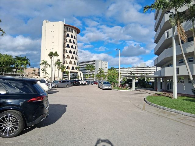1750 NE 191st St 104-1, Miami, FL 33179