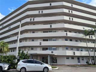 1750 NE 191st St 104-1, Miami, FL 33179