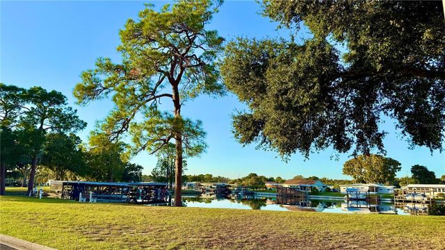 722 LANDRY LANE, Tavares, FL 32778