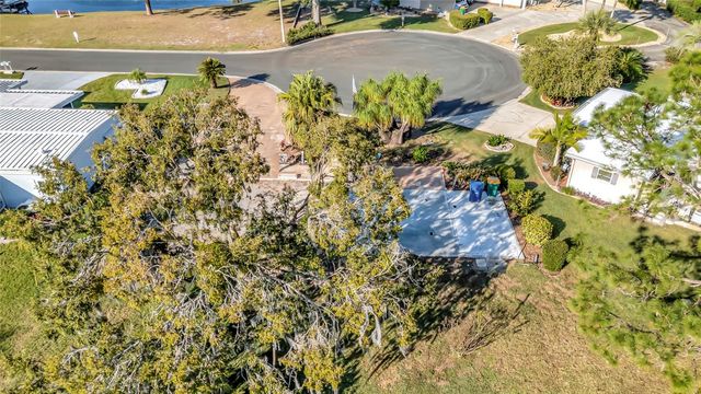722 LANDRY LANE, Tavares, FL 32778