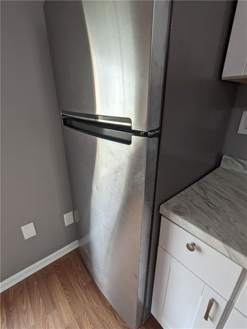 184 W Center Street, Peculiar, MO 64078