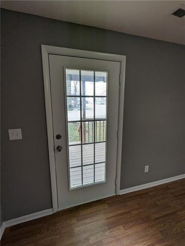 184 W Center Street, Peculiar, MO 64078