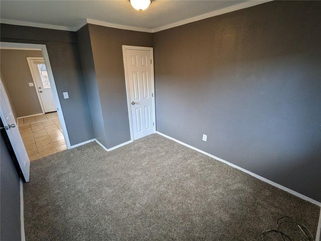 184 W Center Street, Peculiar, MO 64078