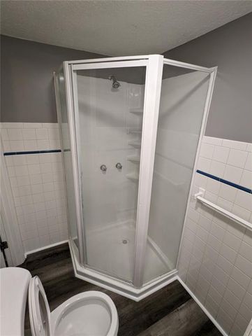 184 W Center Street, Peculiar, MO 64078