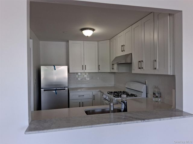 81-15 Queens Boulevard 4J, Elmhurst, NY 11373